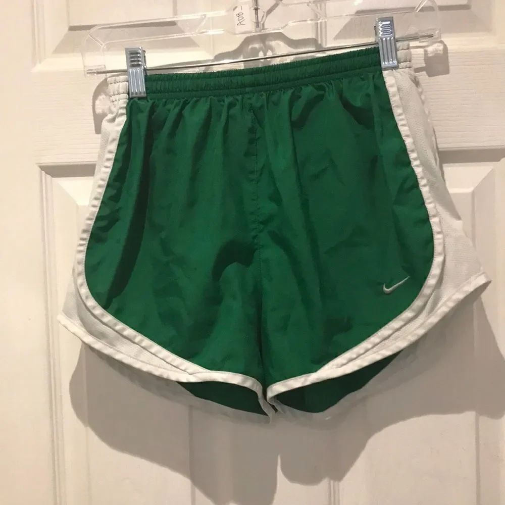 Nike green athletic drawstring elastic shorts SZ S